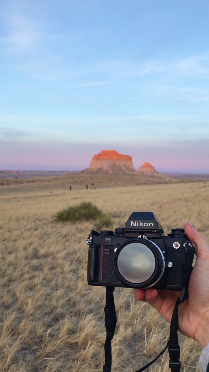 garrett_sears's tweet photo. The camera 👉🏼 The Photo https://t.co/gA684Hu891