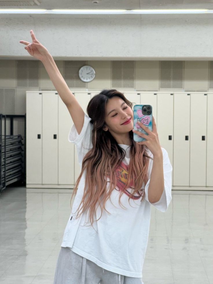 shin_jooeh's tweet image. I KNOW YOU ARE A TROUBLE — Taylor Swift 

• @Andromedacit  #MUSICDAY