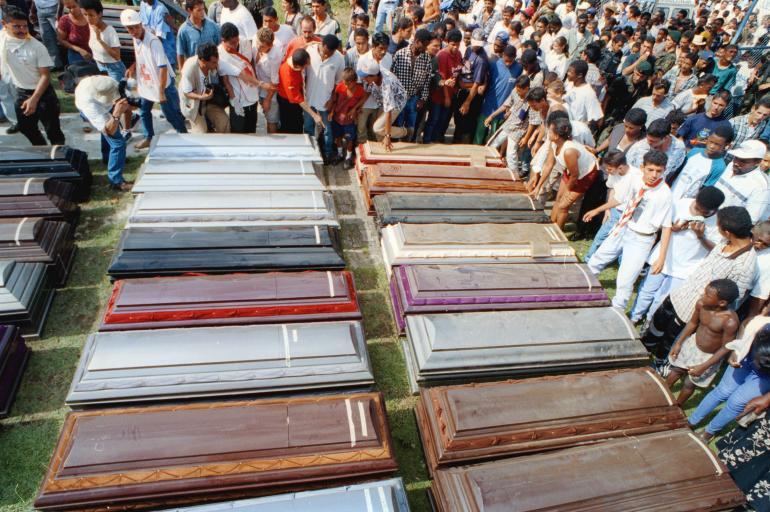 Enrique_GomezM's tweet photo. Ejercicio de Memoria:el 18 de octubre de 1998 el frente 'José Antonio Galán' del ELN, puso una carga explosiva en el oleoducto Cusiana-Coveñas, cerca a la cabecera urbana del corregimiento Machuca, causó la muerte a 84 personas y heridas a otras 30. ¿A cuántas víctimas repararán? https://t.co/qoN90Zn0z7