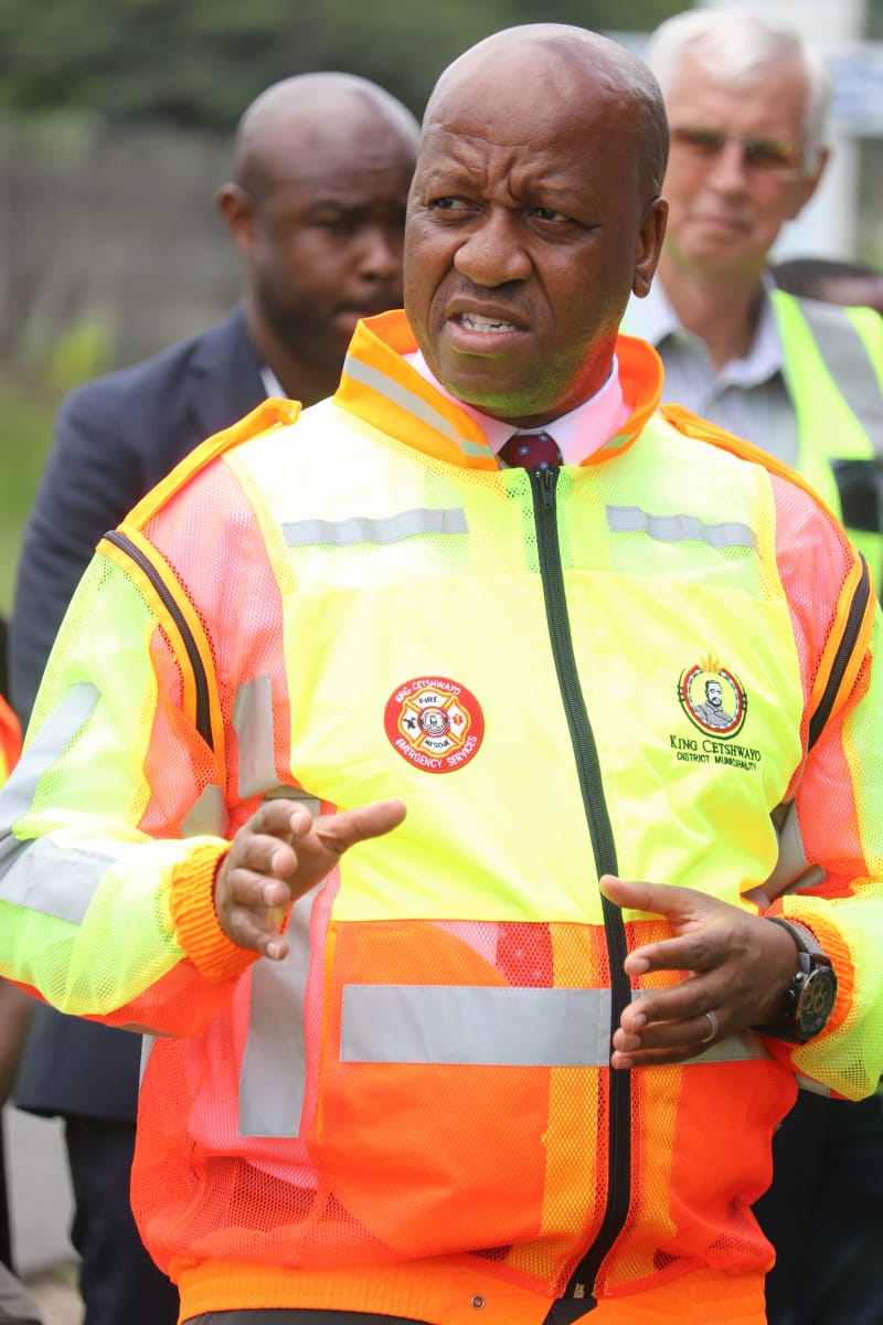Cetshwayo_dm's tweet photo. Road safety a priority this festive season #KCDM https://t.co/0Gtnz8YrQz