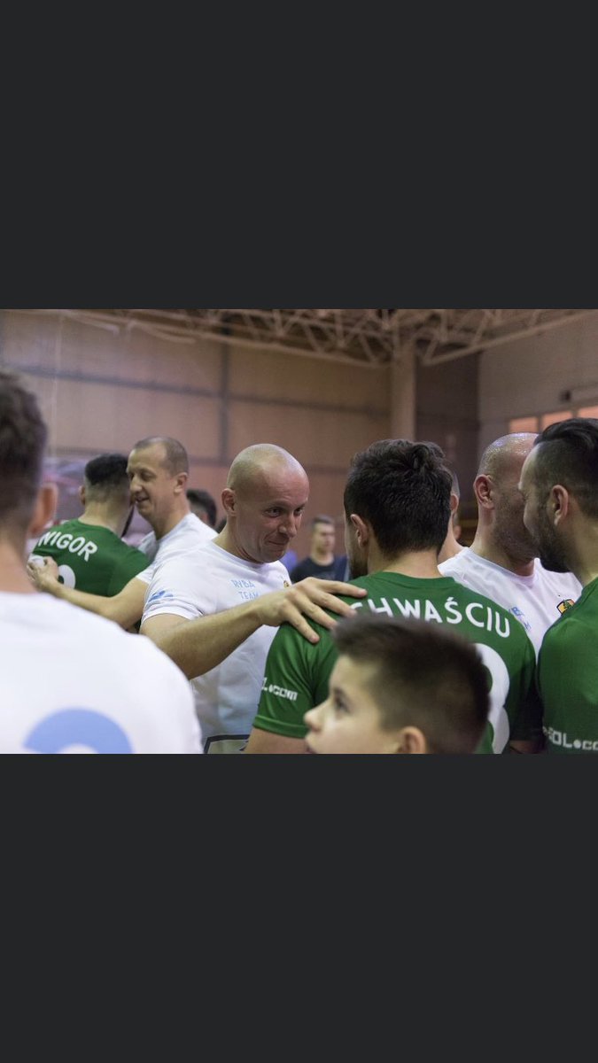 - No i będziesz sędziował finał Mistrzostw Świata ! - Myślisz ? 🏆