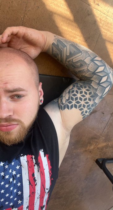 Can you post nudes on twitter?   Also sorry for being inactive life has been busy ❤️ https://t.co/8Q