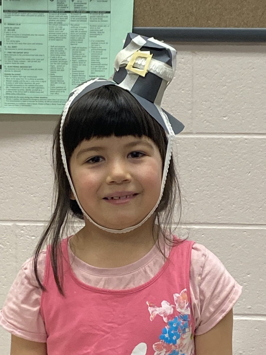 RobDiPro's tweet image. ⁦@SilverCreekPS⁩ @peelschools Who wears this hat better ?: me or the person who created and shared it with me?   I have a suspicion you might choose the person on the right.