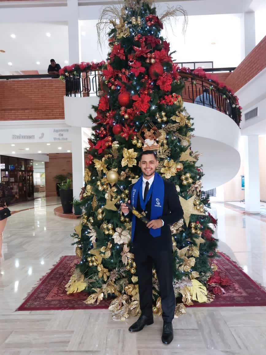 jonnyarm_'s tweet photo. Que lacreo me gradué https://t.co/4IkufpbXIh