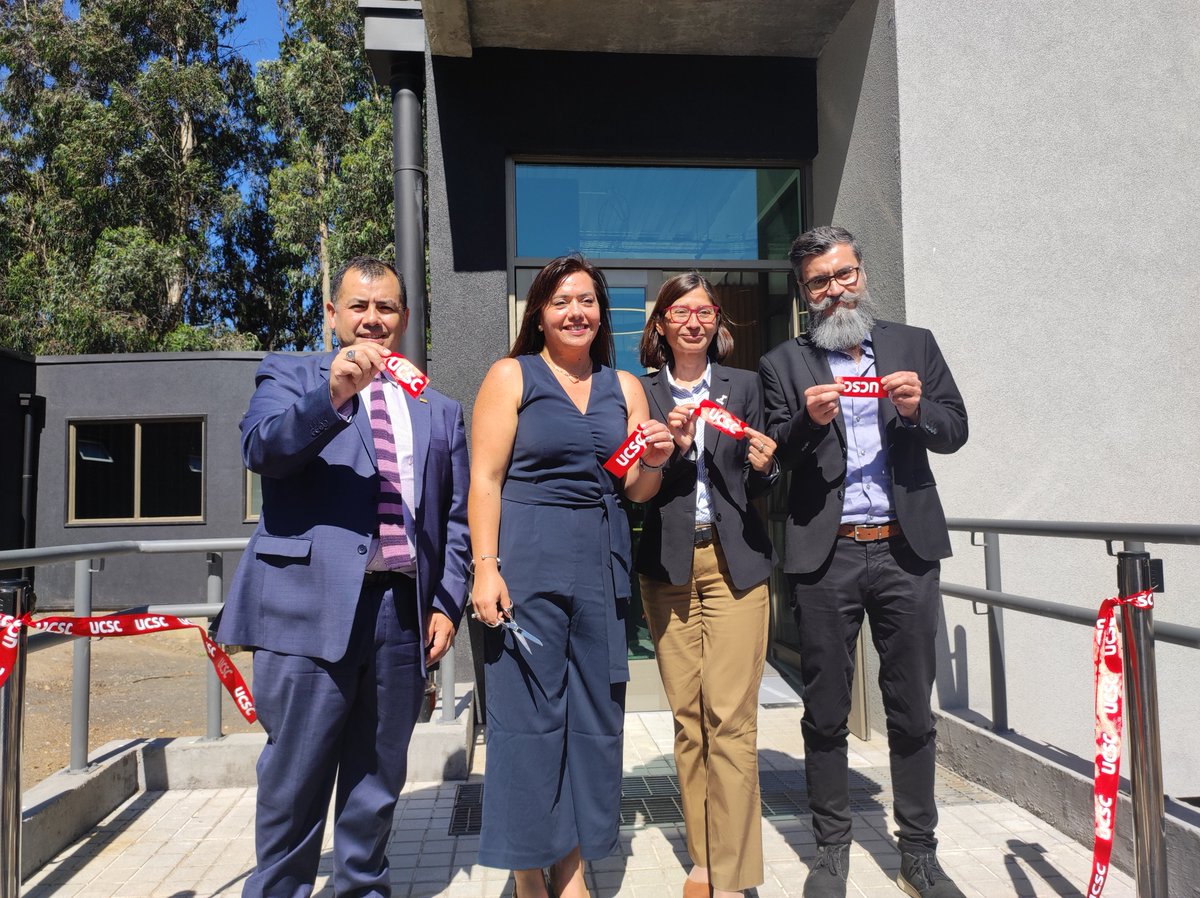 dinn_ucsc's tweet photo. 🎊 Con gran éxito inauguramos los espacios de cowork y salas de prototipado de la @ucscconcepcion.
El nuevo edificio será destinado para trabajar en iniciativas de i+e en la universidad, siendo un aporte para el ecosistema regional y nacional.

#InnovaInESUCSC #InnovaUCSC https://t.co/bYUNHrwmpH