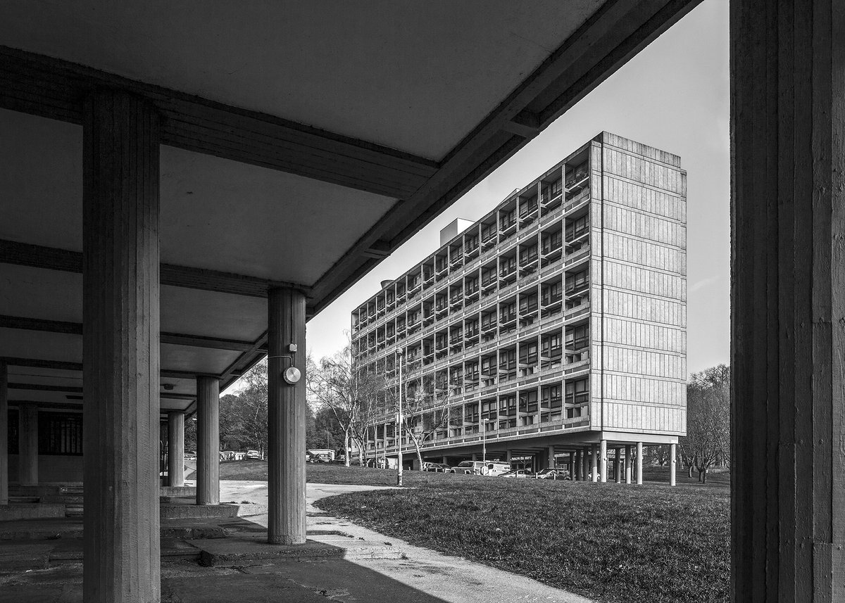 new_brutalism's tweet photo. Roehampton Estate, Alton West, London; designed by LCC Architects’ Department, built 1959
-
Photo: Simon Phipps #brutallondon https://t.co/2WfCxARTXc