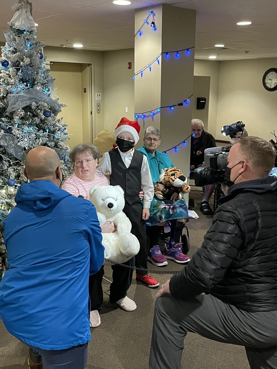 DerekKXLY's tweet photo. 🧸  A special delivery of stuffed animals right before Christmas brightened spirits for the residents of Fairview Assisted Living. Can’t wait to share this story with you soon on @kxly4news. https://t.co/8e9WHv8Hdw