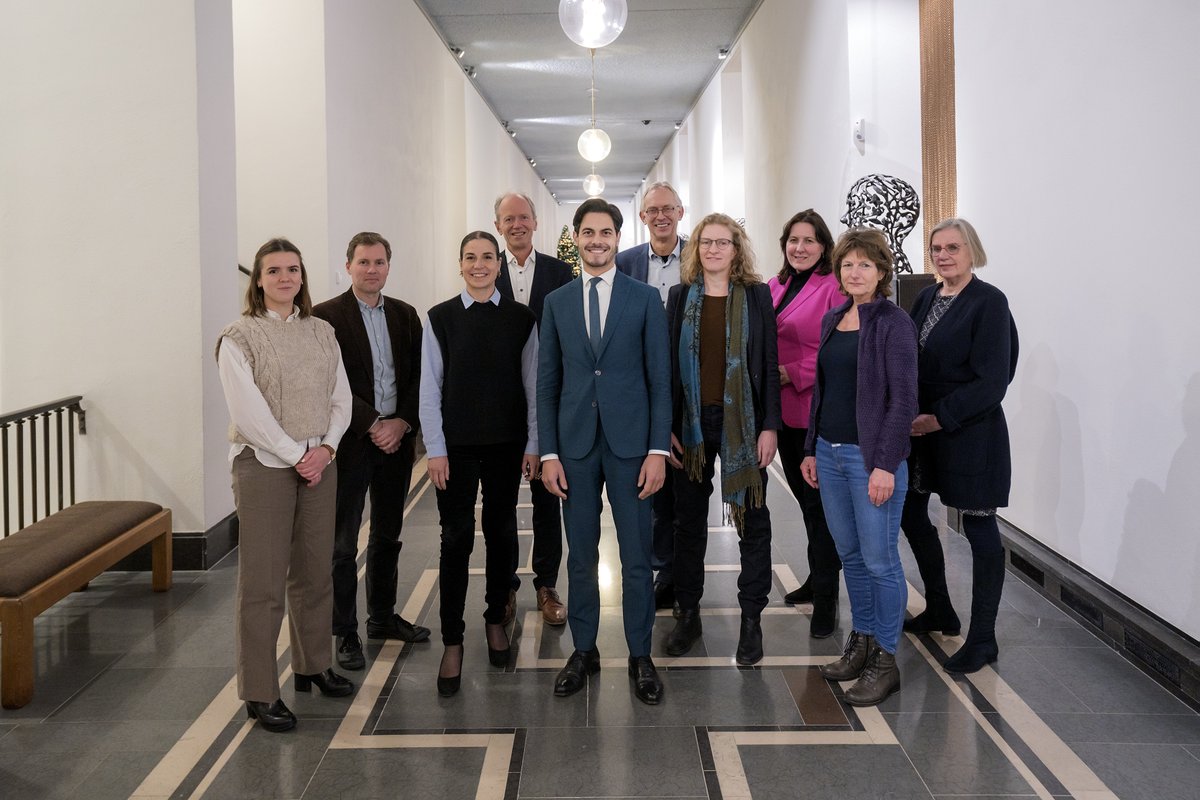 🌞"2050 is begonnen. Versnellen, sturen en meenemen voor een geslaagde energietransitie." Gister sprak het expertteam energiesysteem met <a href="/RobJetten/">Rob Jetten</a> over de voortgang van hun opdracht. Tussenrapportage lezen? etes2050.nl/publicaties/do…