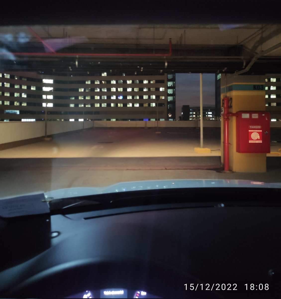 Otoparkta hayatı sorgulamak