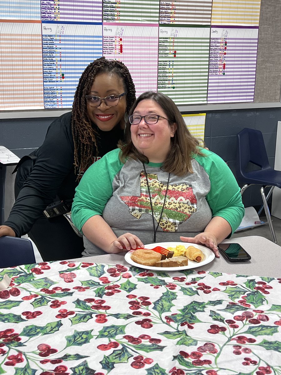 Ulrich Science teachers are dashing into the Holidays. Thank you for being such an amazing team. @Holidaybreakfast