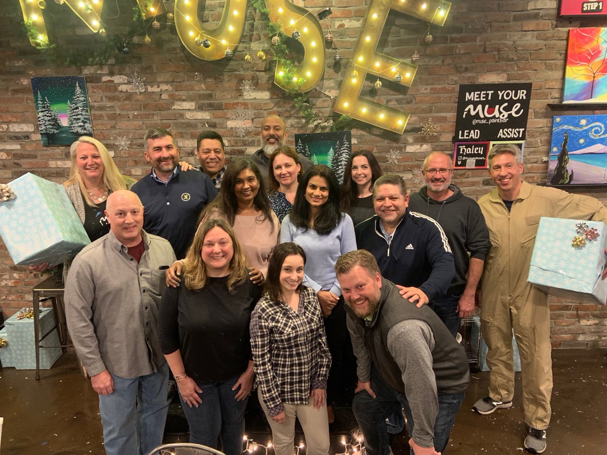 TriverusConsult's tweet photo. Triverus colleagues got together for a fun evening at @MusePaintbar this past week!
#triveruscommunity #beatriveruscolleague https://t.co/P5kBMU2O8L