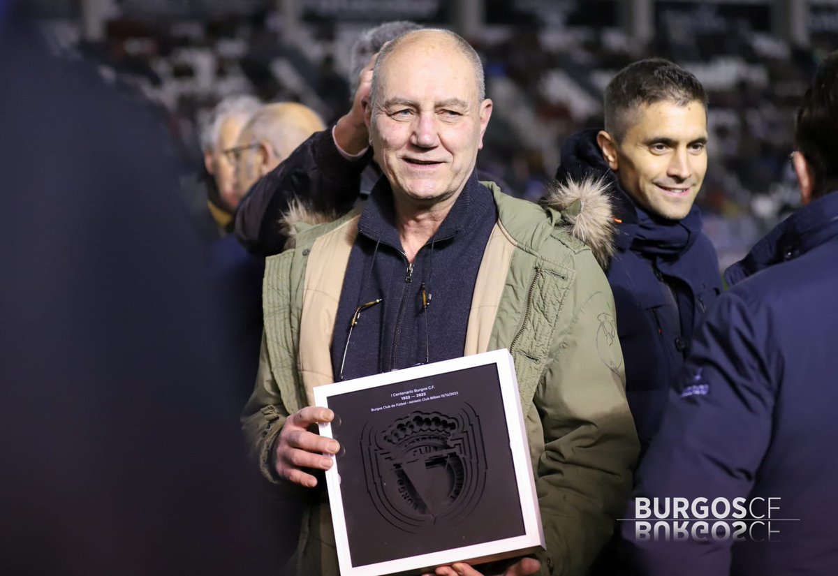 Burgos_CF's tweet photo. 🤩 𝗟𝗲𝘆𝗲𝗻𝗱𝗮𝘀 blanquinegras 🤩

#BurgosCFAthletic | #EstoVaEnSerio https://t.co/UbUsA7D2JE