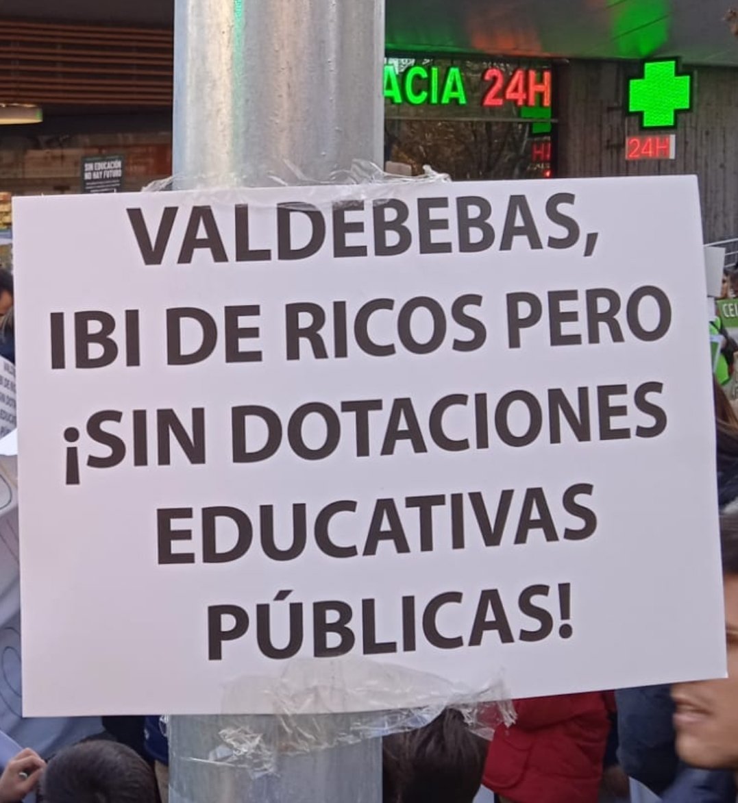IESVdbbYa's tweet photo. #ValdebebasQuiereEducacionPublica https://t.co/RGrgp0riYT