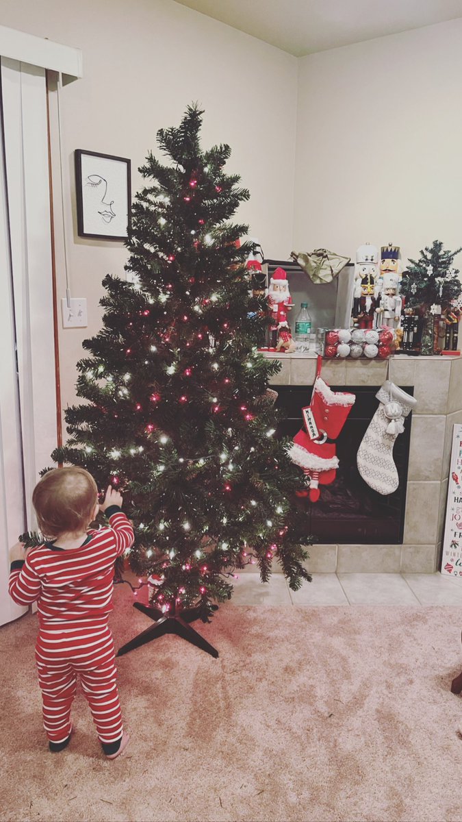 foggmirandam's tweet photo. i love making the holiday magic for you, little buddy 🎄✨ https://t.co/jgSo3J5O2t