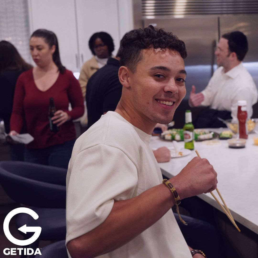 Getida365's tweet photo. What's the secret to having a happy team? 

Impromptu sushi parties 🍣

#GETIDA #amazon #amazonseller #amazonFBA #FBA #FBAreimbursement #amazonus #amazonfbaseller #amazonbusiness #amazontips #amazonfbatips #fbatips https://t.co/WBxLae0Tzh