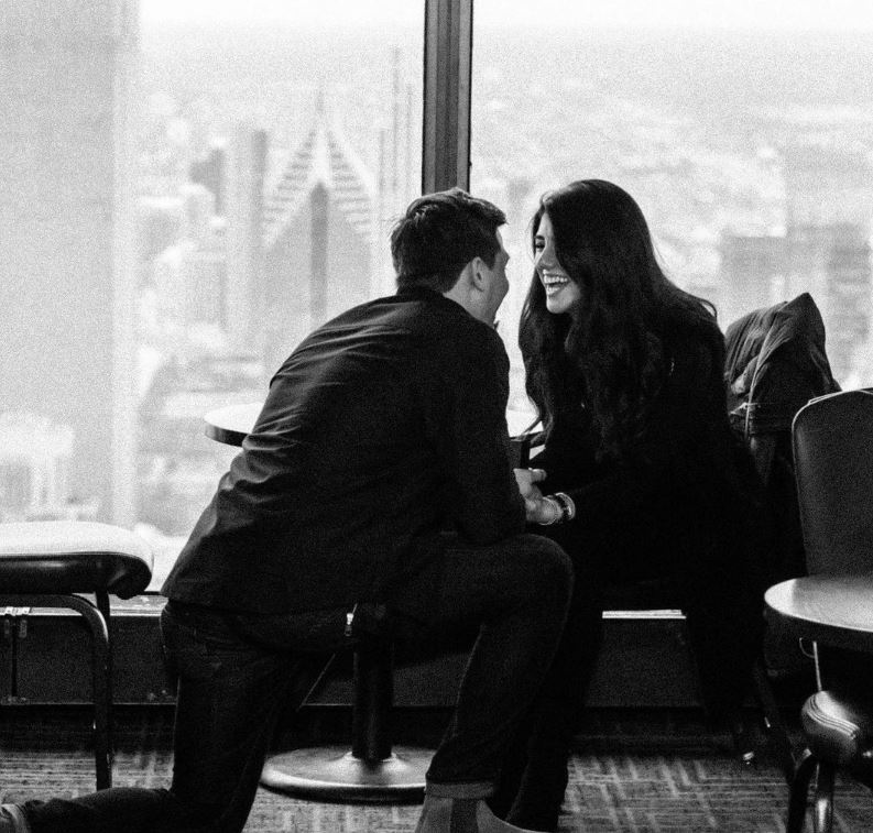 Popping the question during the holidays? There is no more romantic setting for a proposal than 95 stories above the Chicago skyline.

Let’s make your special moment memorable.

signatureroom.com/room/

📷:<a href="/reenfathi/">reenfathi</a>

#SignatureRoom #SignatureLounge #CelebrationEnvy