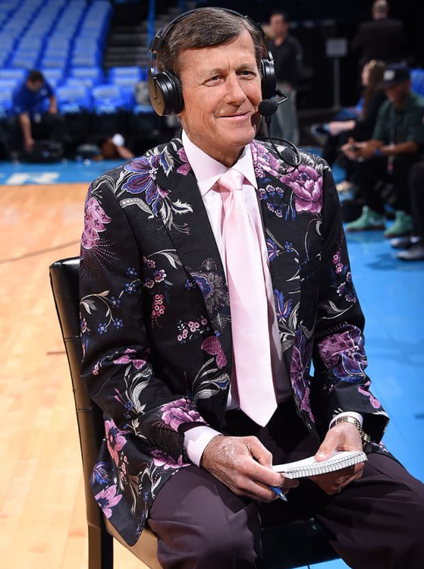 sestouomopod's tweet photo. Craig Sager appreciation post.

6 anni fa ci ha lasciato una leggenda. 

#ilsestouomo #nba #podcast #tnt #legend #CraigSager #sager #suit https://t.co/2TjSDC4twG