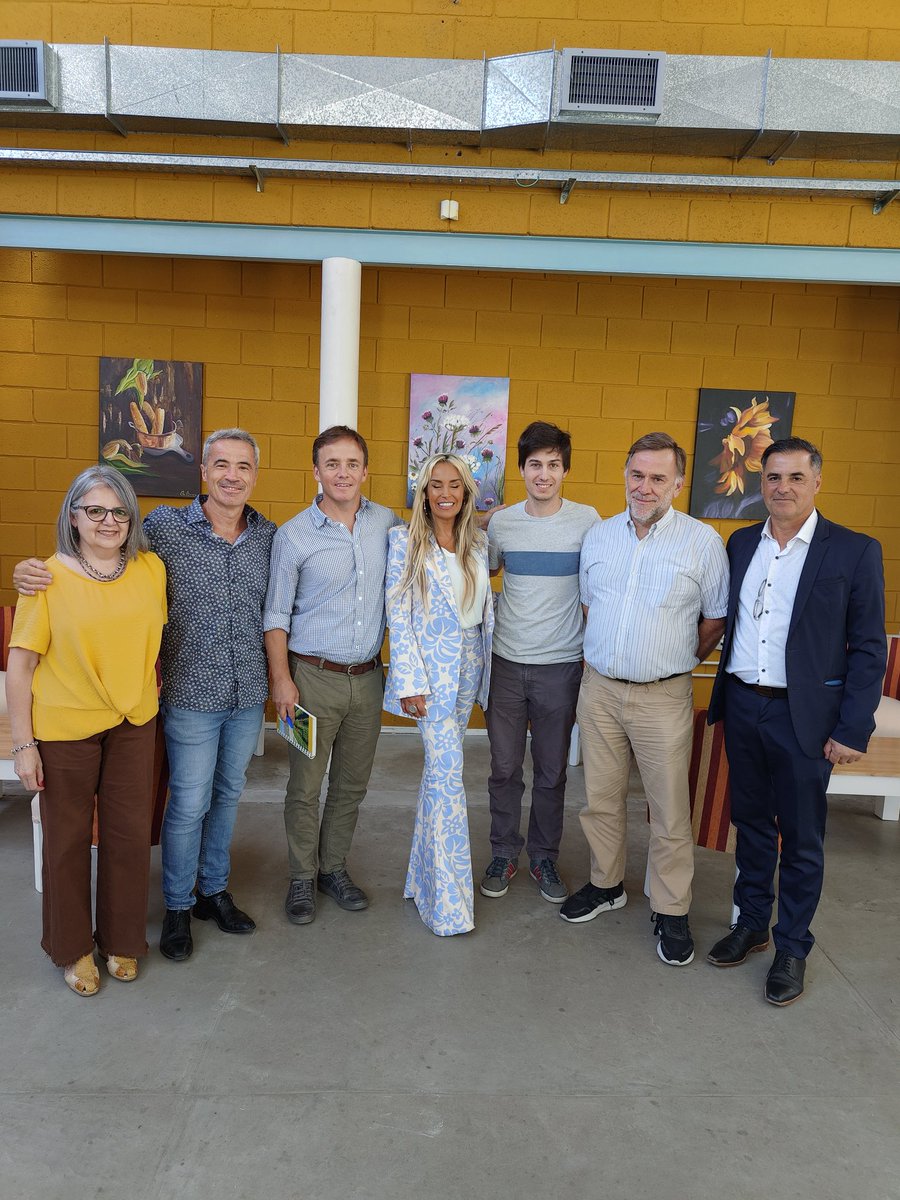 Ganador del Premio Enrique Chaneton 2022 de la Escuela para Graduados de <a href="/AgronomiaUBA/">FAUBA</a> En tres minutos @felipeghersa nos presento los hallazgos de su tesis e implicancias para la sociedad. Gracias al jurado <a href="/paulaestrada/">paula estrada</a> G. Grigera y J.J Guiamet <a href="/UBAposgrados/">UBA Posgrados</a>