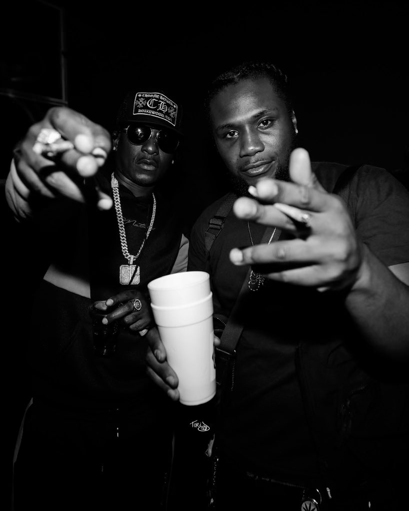 BurgzCTX's tweet photo. When she hear Charly Black & Burgz sing each time she carry on so bad ! ๐ฃ๐ค๐ถ๐ง๐พโโ๏ธ๐๐ฝ๐ฏโโ๏ธ๐๐ธ: Burgz - Road Again Out Now on all platforms โ๏ธยฎ๏ธ๐๐ฃ๐ #Lidge #Burgz #Burga #Burgavelli #Toronto #Canada #MaisonMargielaDon #linkinbio https://t.co/6yu4bDj1aM