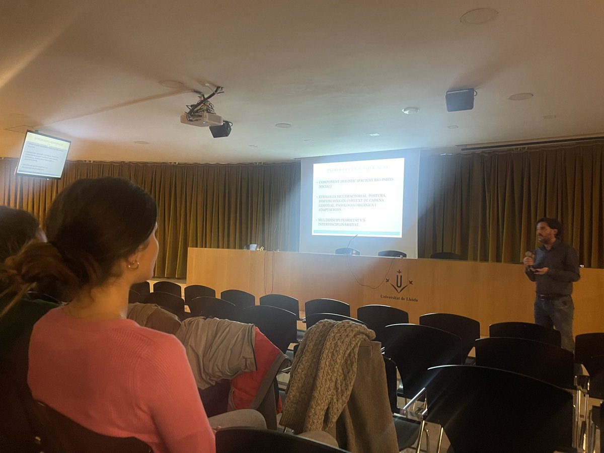 raiguade's tweet photo. I ara estem amb la conferència de Fèlix Grau i #Torronada de la #SeccióLleida de @ColFiCat. Amb més de 70 fisioterapeutes inscrites.

Enhorabona a la Secció i al personal de #COLFICAT per fer-ho possible. @ClaraBerge https://t.co/wktQn0dVD1