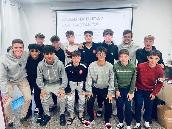 a90grados_'s tweet photo. “Unimos caminos @GironaFC &amp; @a90grados_ ” 

Os dejamos por aquí nuestro trabajo en la residència esportiva Les Hortes.

¡Con ilusión de seguir trabajando con vosotros!

 “Apuesta por ti, no te la juegues” 🚀 https://t.co/iES6gzbJTD