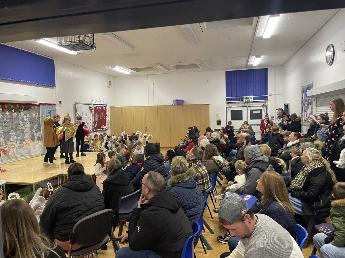 GosbertonAcad's tweet photo. What a performance! What a turnout from family members. Two amazing performances that really were exceptional. #NativityTime #Performing #XmasSpirit https://t.co/BimMtvh2W3
