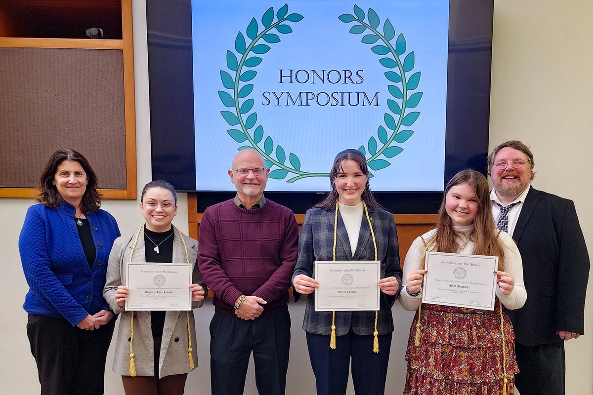 BrookdaleCCNews's tweet photo. What wonderful presentations by our Honors students, Angelica Kaye Limchoc, Sara Hosbach, and Eleeza Faraday at our Fall 2022 Honors Symposium!  

Today, all 3 scholars were recognized for graduating with full honors. https://t.co/b0c4mblK77