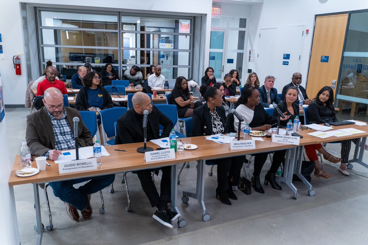 HUideaHub's tweet photo. Congrats to the graduates of our EAC program. Thank you to the judges and Provost Riordan for joining us. Prize 💰: by @CapitalOne.

Lance Mason
Education courses to CPA's
$5k

Maribel Padin-Canestro
Media Consulting
$3,500

Fitz McKinnon
Personal development for students
$2,500 https://t.co/zDAZnFlGBe