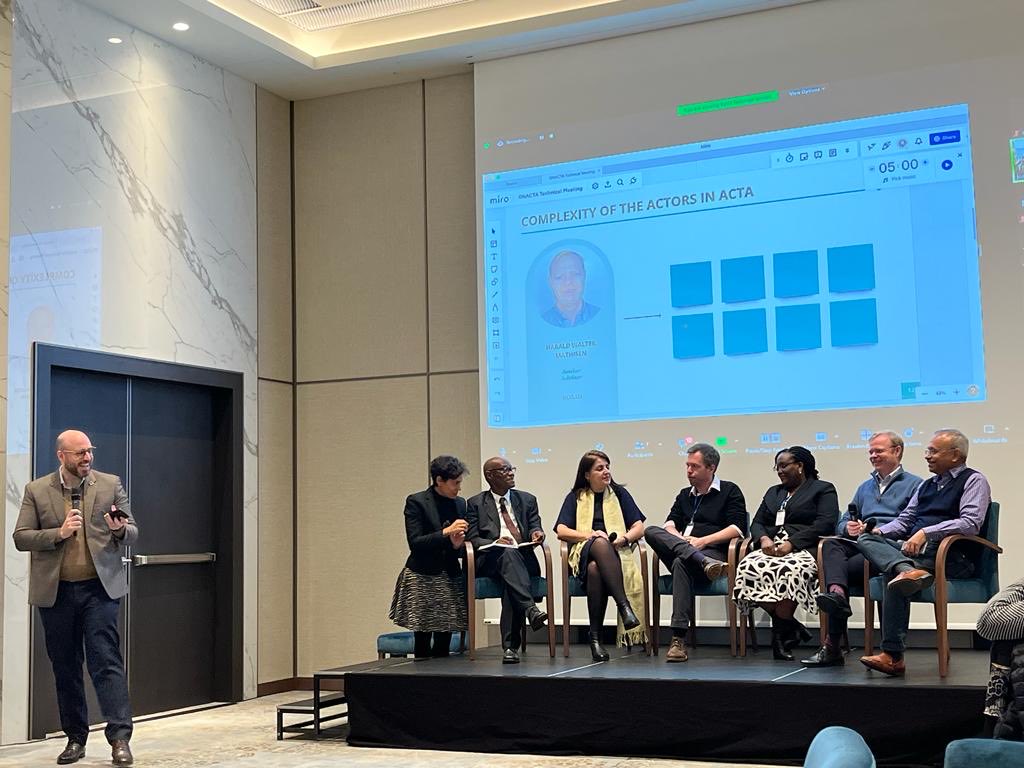 Lot of fun moderating a panel of distinguished #AntiCorruption experts at the ‘Global Network for Anti-Corruption, Transparency & Accountability in Health Systems’ meeting in Geneva today!

A lively discussion on the challenges & opportunities in ACTA!
#GNACTA