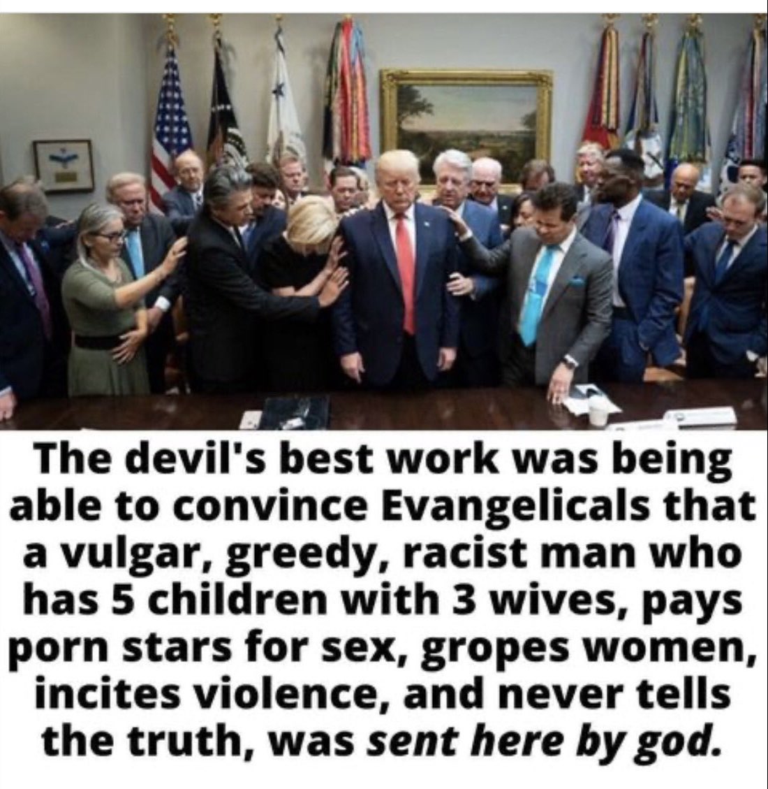 The good folks at Four Seasons Total Landscaping, Melania and all right wing networks &amp; troll accounts are awfully quiet right now about the Big Announcement of digital Trump Trading Cards for $99 !!! 🤣🤣🤣
#TrumpAnnouncement omfg