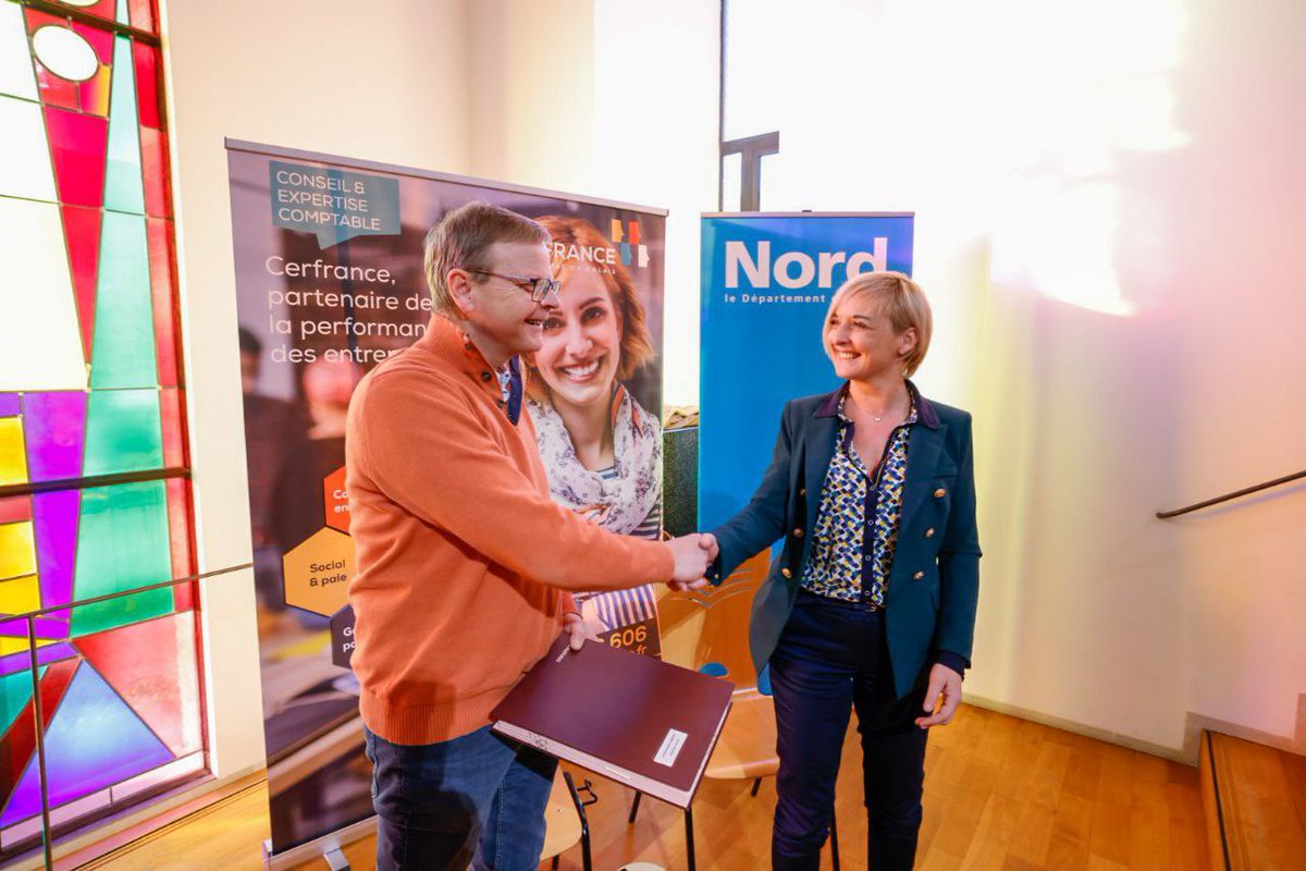 departement59's tweet image. L’année finit en beauté pour la #culture dans le #Nord avec @CERFRANCE5962, nouveau mécène de nos musées. Cet engagement, officialisé en présence de @sylvieclerc4, contribuera à l’agrandissement du @museeMatisse et à soutenir le @mus_verre, le musée de Flandre et la @MNdeGaulle !