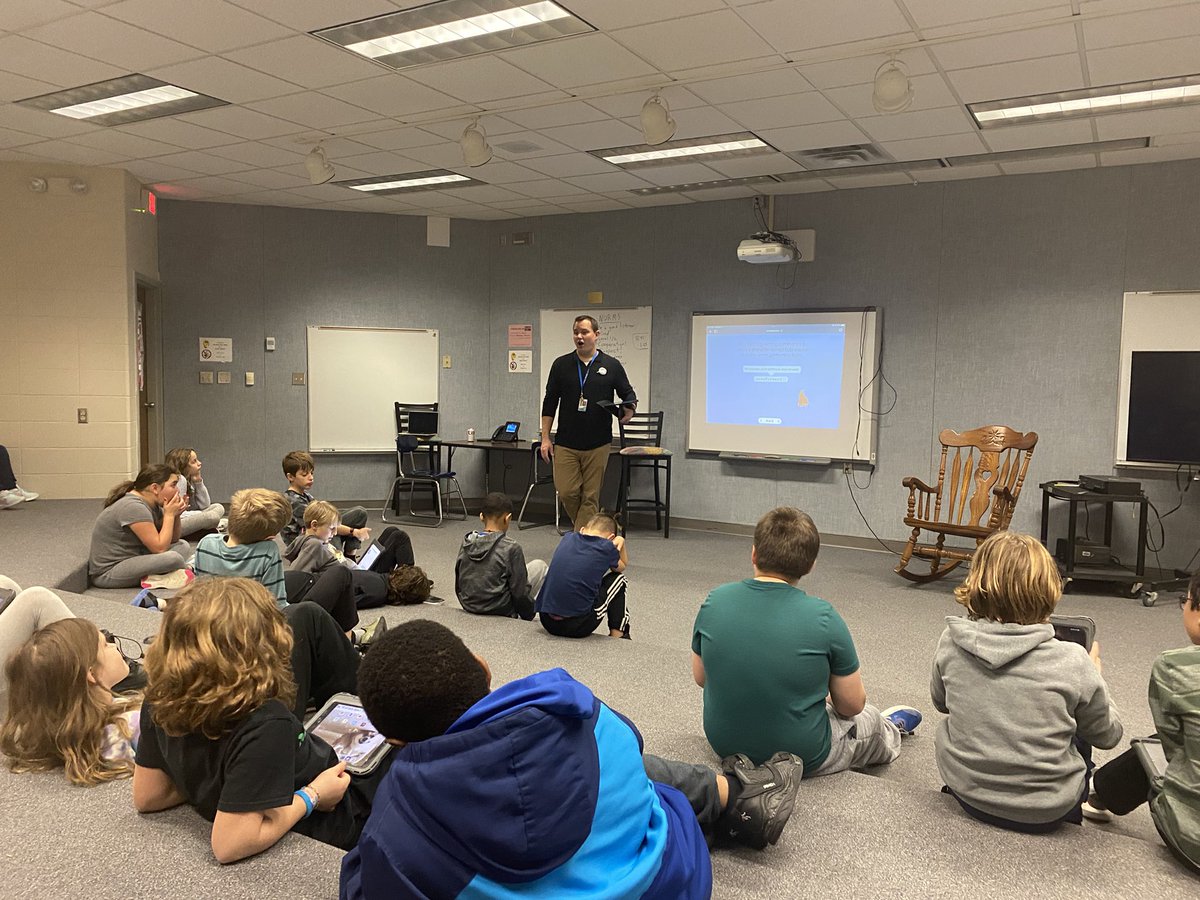 mmoore4646's tweet image. Coding fun with Mr. P. #swiftplayground @dpochinski @WaukeshaSTEM
