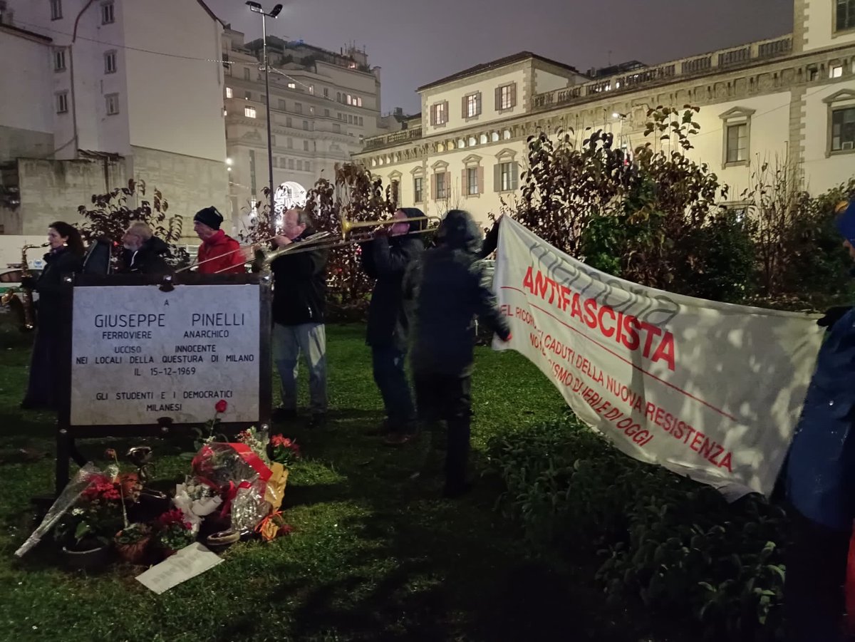 MILinMOV's tweet image. GIUSEPPE PINELLI, IL RICORDO

Questa sera, sotto il diluvio, commemorazione dell'omicidio di Giuseppe Pinelli

@radiondadurto @Muhlbauer_ @MAntifascista @OffTopic_lab @DinamoPress 

#Pinelli 
#GiuseppePinelli