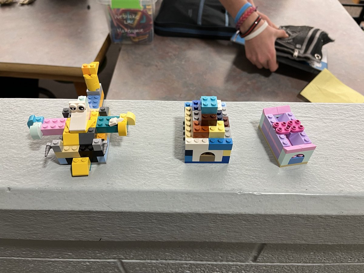 2GeekyTeachers's tweet photo. #adams12 students at #Westlake and #Century are participating the the 👶@LEGO #BuildToGive challenge! Thanks for providing LEGO to needy kids! https://t.co/BbNtEUvuC8