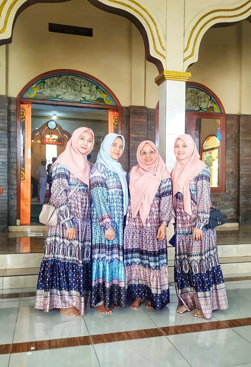 abrisam_belva's tweet photo. #IniIbuku Beliau adalah sosokyang luar biasa.
Banyak cerita kehidupan yang menjadi pelajaran bagi kami anak-anaknya...

S-221208-AGDHVNF

 #IniIbuku @alfamart  @alfagift_idn https://t.co/mDZAutvAup