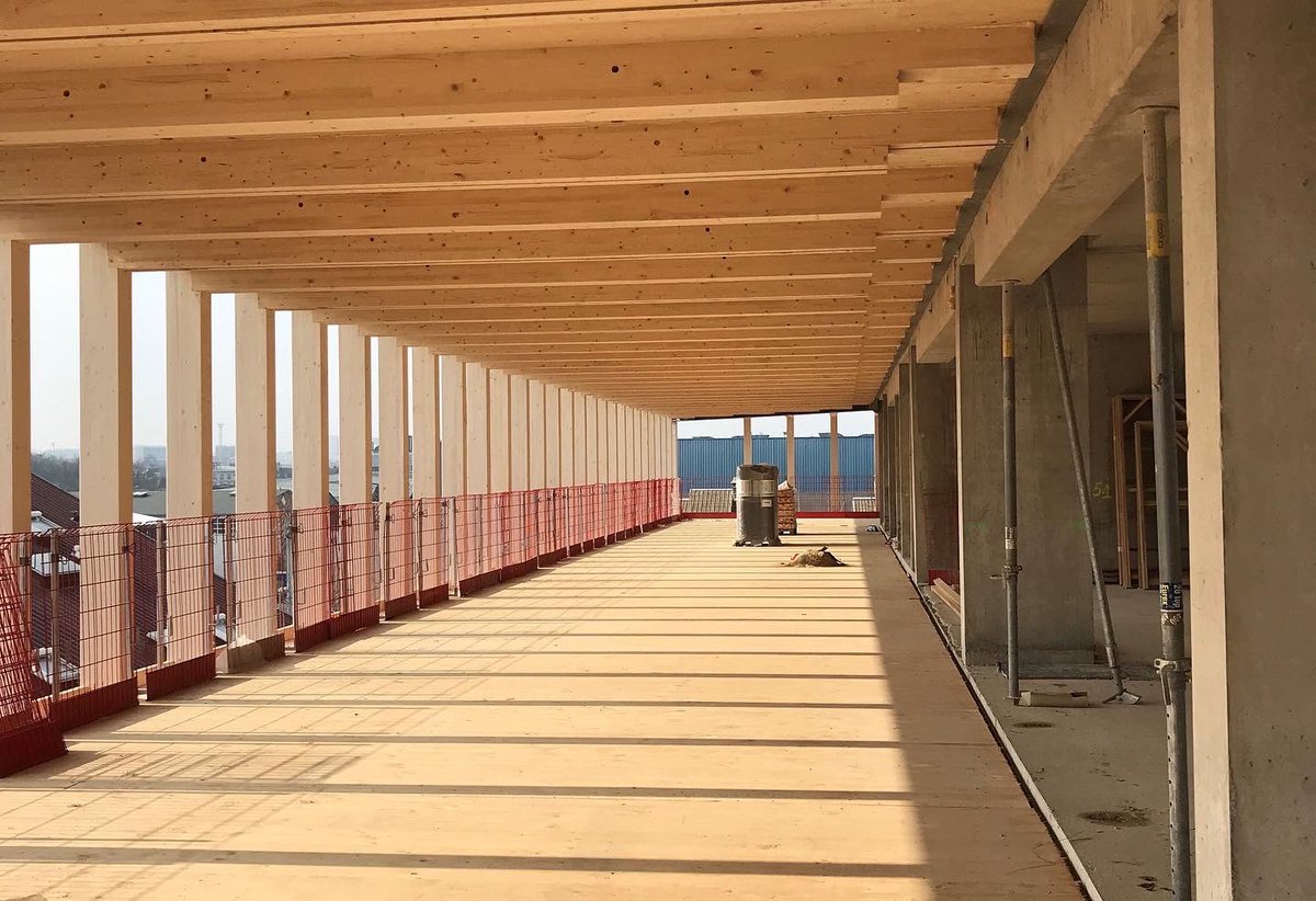 GTespectaculos's tweet photo. Henkel, empresa líder mundial en la fabricación de productos de consumo e industriales, cuenta con un adhesivo de poliuretano para la unión de madera. Esta tecnología es completamente adecuada para la construcción con dicho material, la cual ha crecido mucho en estos últimos años https://t.co/qzWk51aHEl