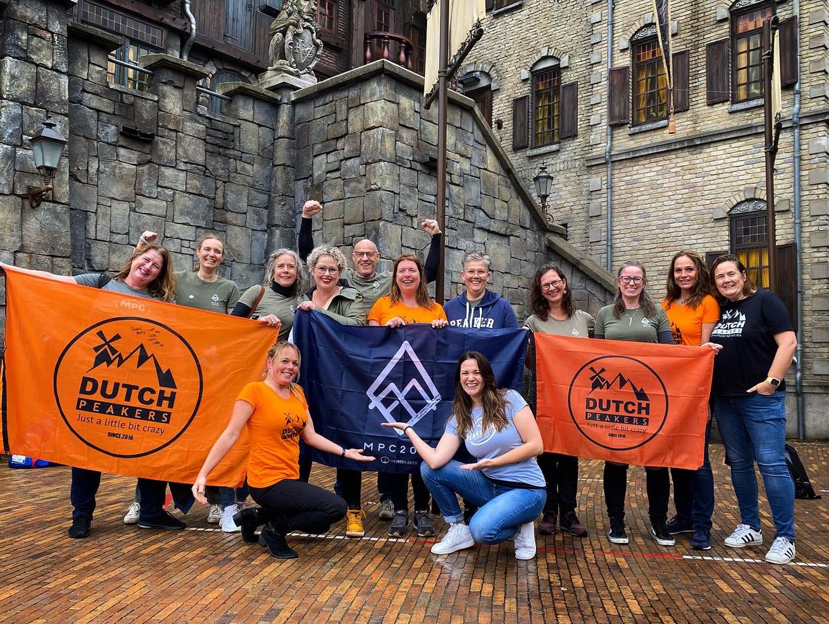 MyPeakChallenge's tweet photo. Hands up for #PeakerMeetUps 🙌⛰

#MPC2022 #MPC
#MyPeakChallenge
#SamHeughan https://t.co/ZLJR6ptRJu