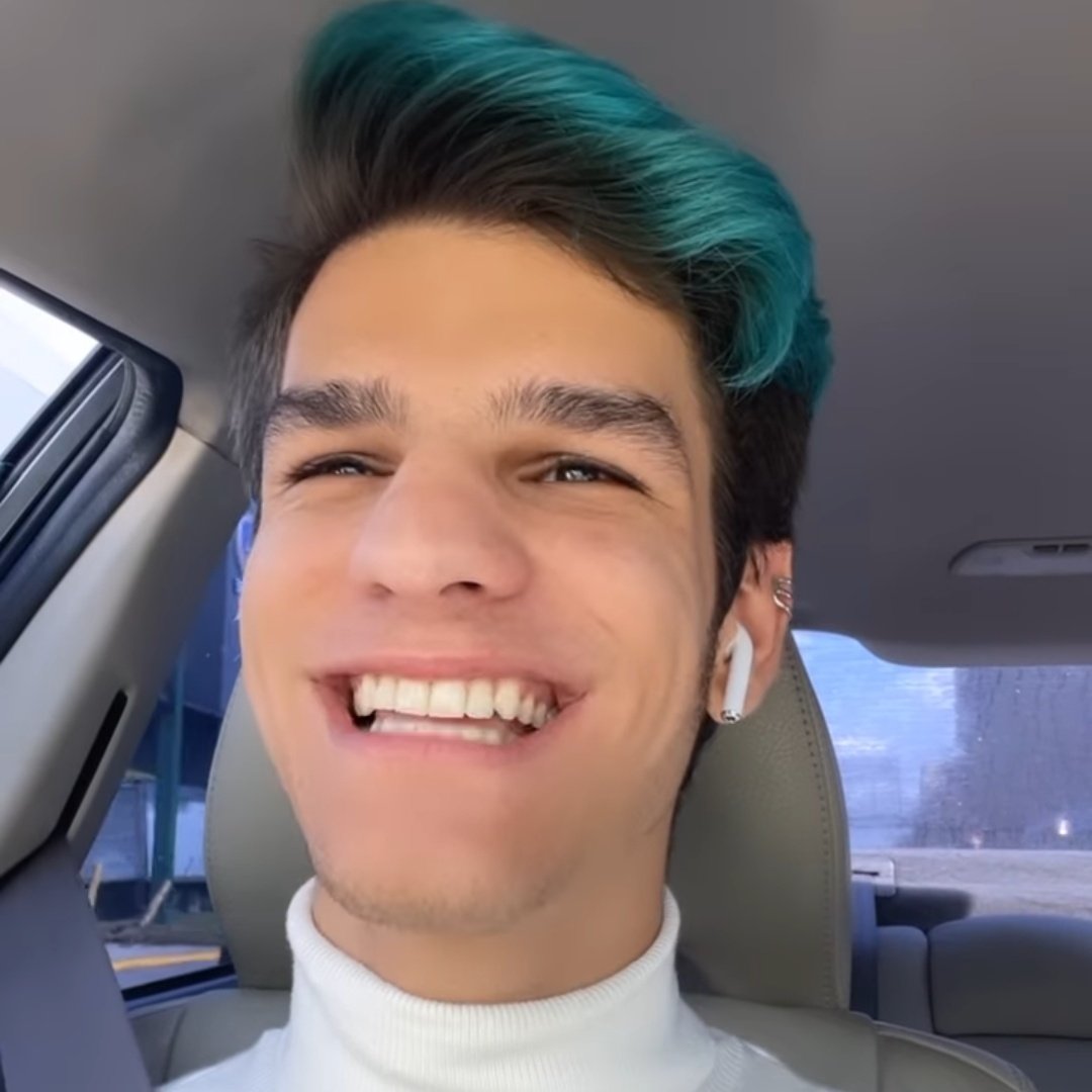 te amo personita que no pierde la cabeza porque la tiene pegada