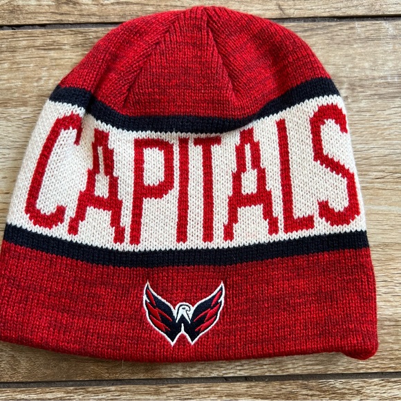 ClydeRossman's tweet photo. So good I had to share! Check out all the items I'm loving on @Poshmarkapp from @keylimeboutique #poshmark #fashion #style #shopmycloset #stonemountainaccessories #landsend #nhl: https://t.co/J51OL2Dzga https://t.co/goowUhIign