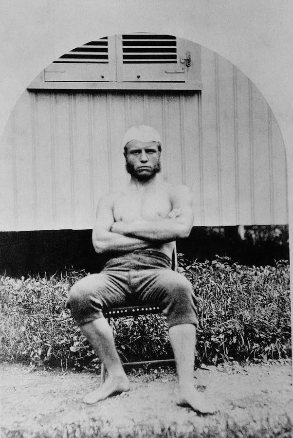 historydefined's tweet photo. A young Theodore Roosevelt wearing a rowing outfit at Harvard University, 1879. https://t.co/MYOZ5o4E8j