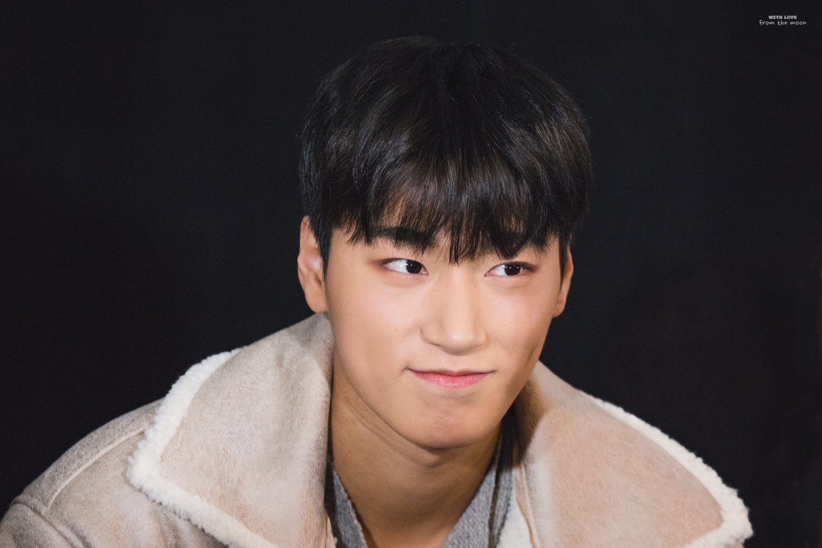 fromthemoon0710's tweet photo. 221125 hello82 뉴욕 팬싸
#산 #에이티즈 #SAN #ATEEZ https://t.co/LCBbf9fzvi