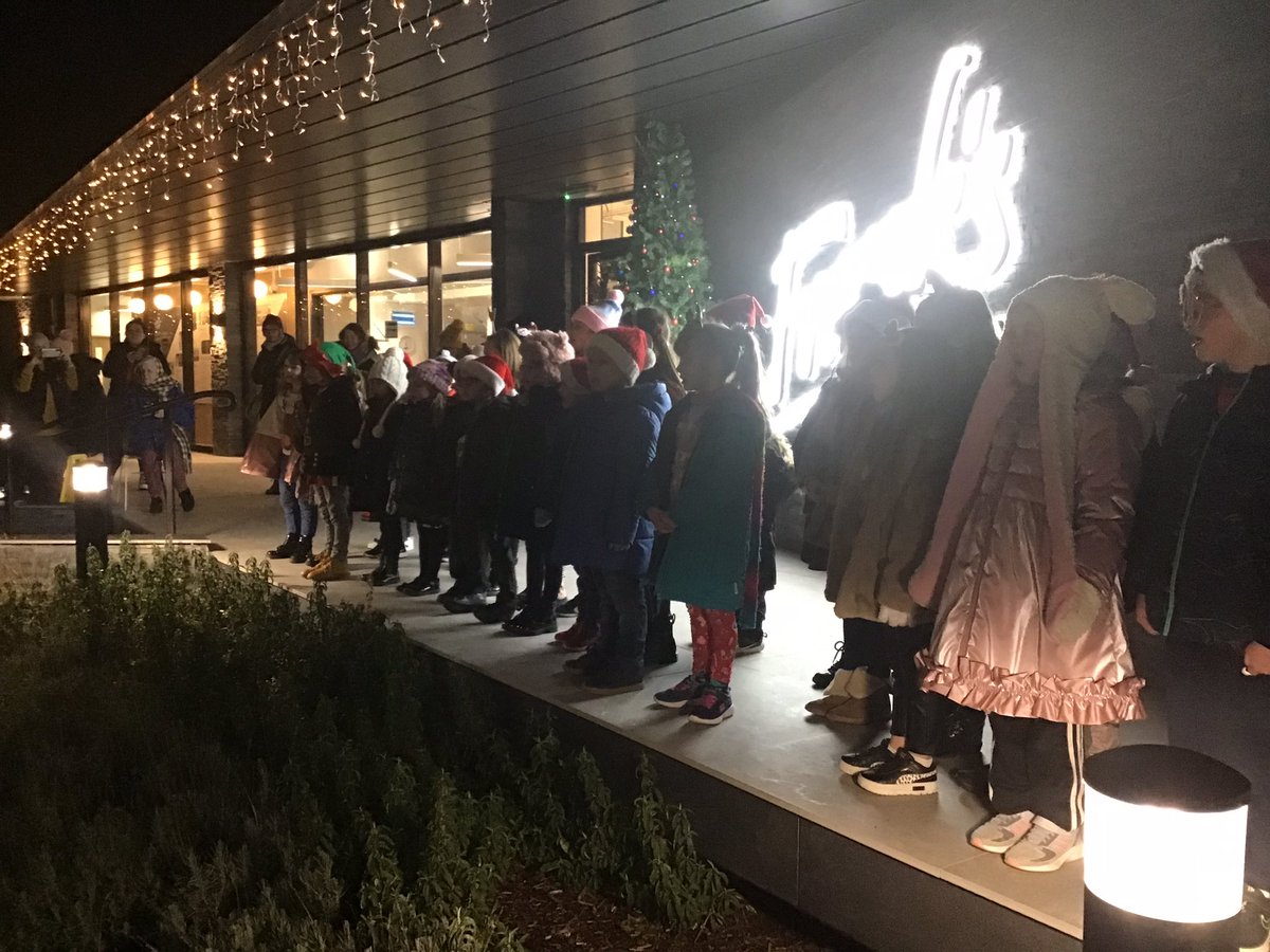 Ysgol Saron tweet media