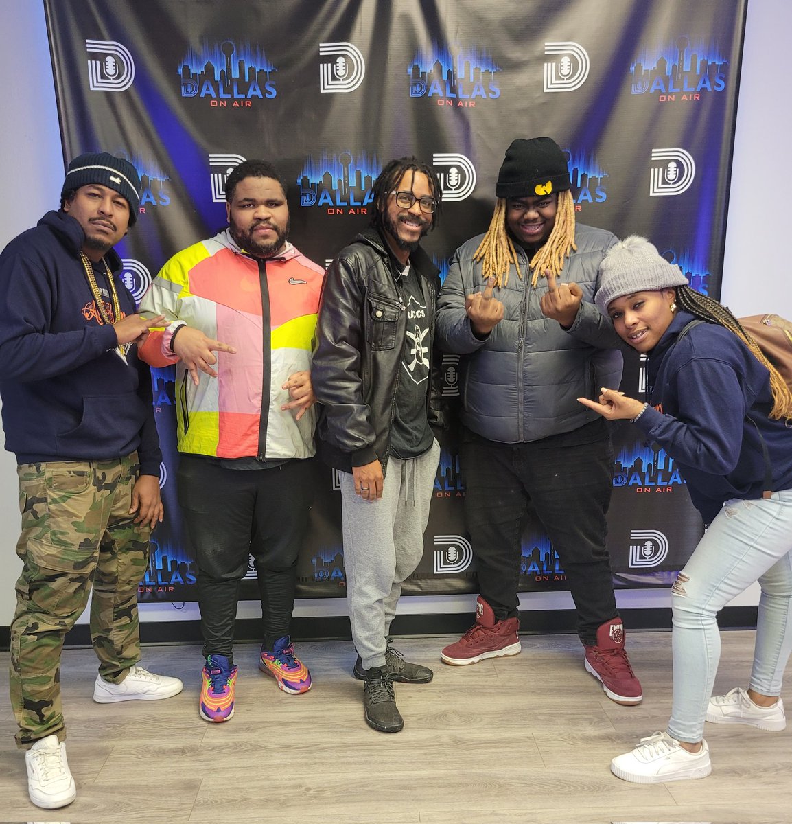 TheBarRoomPromo's tweet photo. #BattleRapTuesdays
Full Ep 74 👇🏾 "Gangsta Party"🍻
https://t.co/1z8P2S5Hn3
@chrisjiggz46 @simp4shrimp @anthonydrobert Pull Up To Talk Everything #BattleRap 🗣
#SMACKVol10 RECAP
#TAYROC VS #KYDSLADE & More🔥
#TheBarRoom #AllBarsAllDay #Rap #Media #Dallas #NowWatching https://t.co/JtrQSglIpq