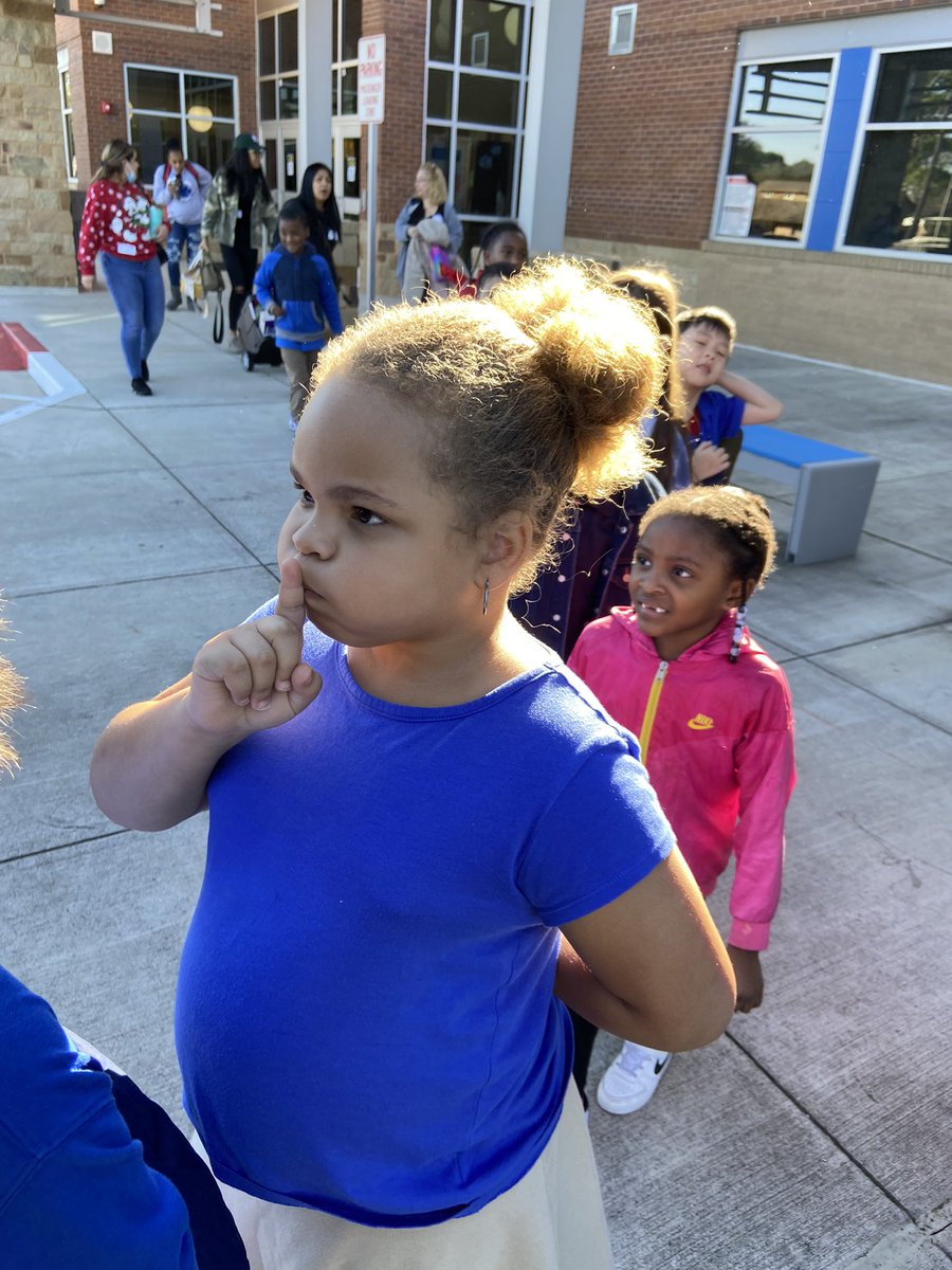 _MrsPetersonK's tweet photo. I’m so proud of my First Graders! We went on our first field trip to the Main Street Theater and they did a phenomenal job ❤️ https://t.co/6ABjtU3iEH