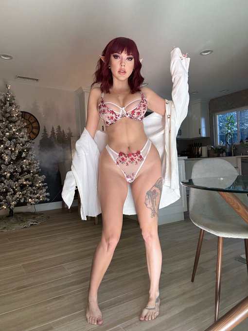 Leggies 🤍🌹 https://t.co/3kqF7L6IK0