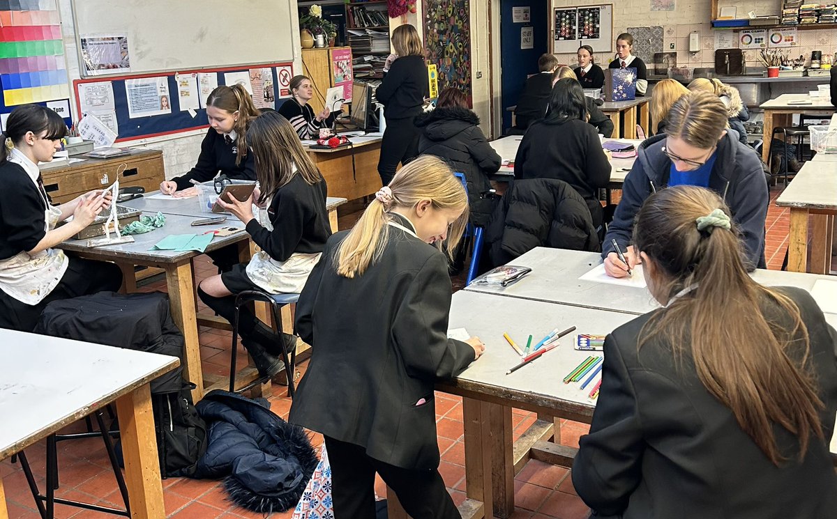 c_kiaran's tweet photo. Art Club was wonderfully busy after school today. With every year group represented and working together! @KAKempston https://t.co/DDCtMJGOEe