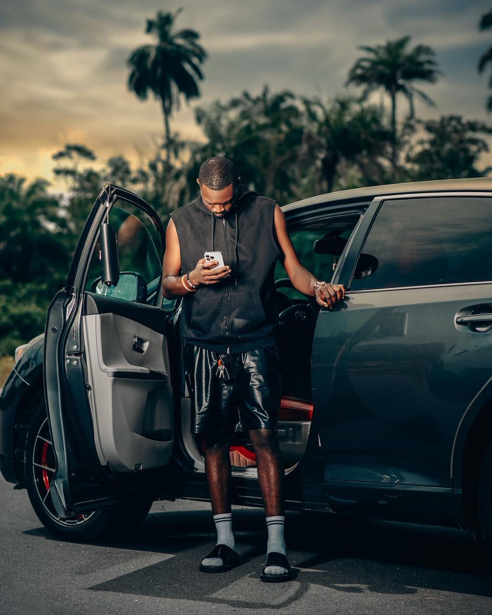 officialcitiboi's tweet photo. I was told that everything is possible✨💎

Keep streaming #ATT 💨📀
https://t.co/xS9WuEuVJD

 📸 - @geeteeshotit ❤️🔒

#Davido #Survivor43 https://t.co/p9TzuO6myT