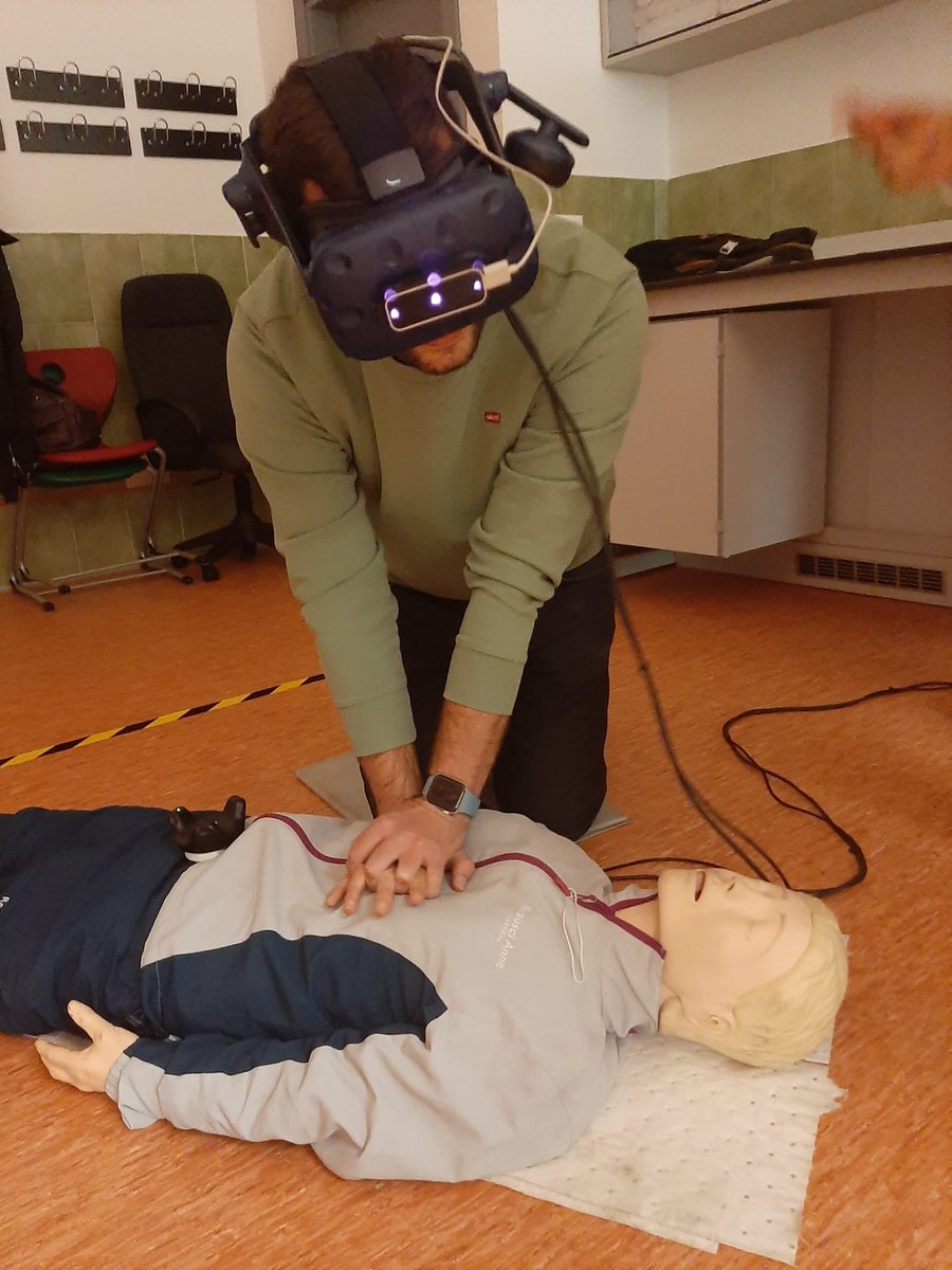 Hoy han presentado en la Facultad de Ciencias de la Salud <a href="/unileon/">Universidad de León</a> el proyecto internacional Serious Games: Desarrollando Competencias Emocionales para Estudiantes de Enfermería capitaneado en España por <a href="/letisanv/">Leticia Sánchez Valdeón</a> LUJAZO #SG4NS #investigaciónenferera