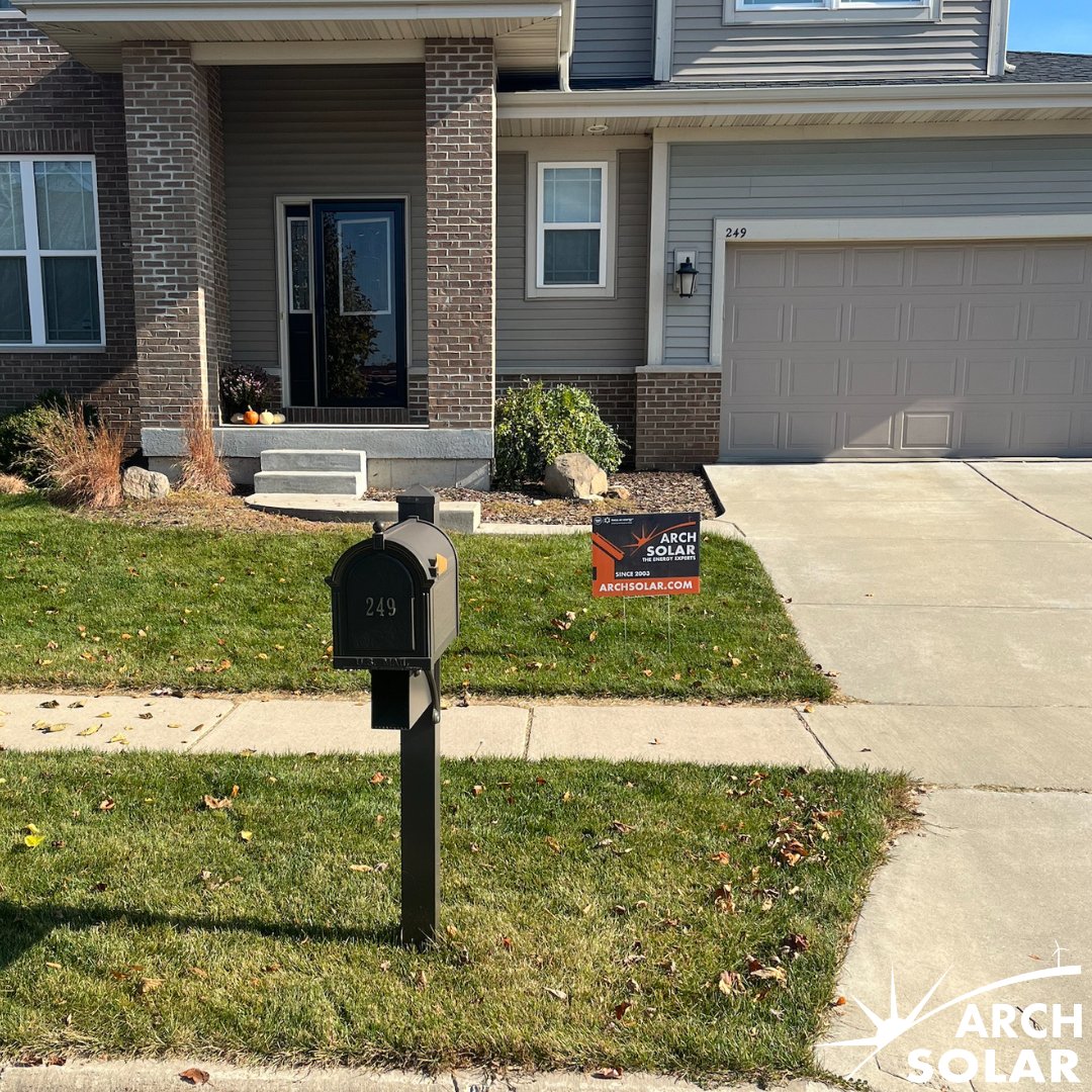 Arch_Electric's tweet photo. Our dream is to see this sign on every lawn in Southeast Wisconsin π
#WisconsinSolar #SmartSolar #LocalEnergy https://t.co/sO2qPsL4A3