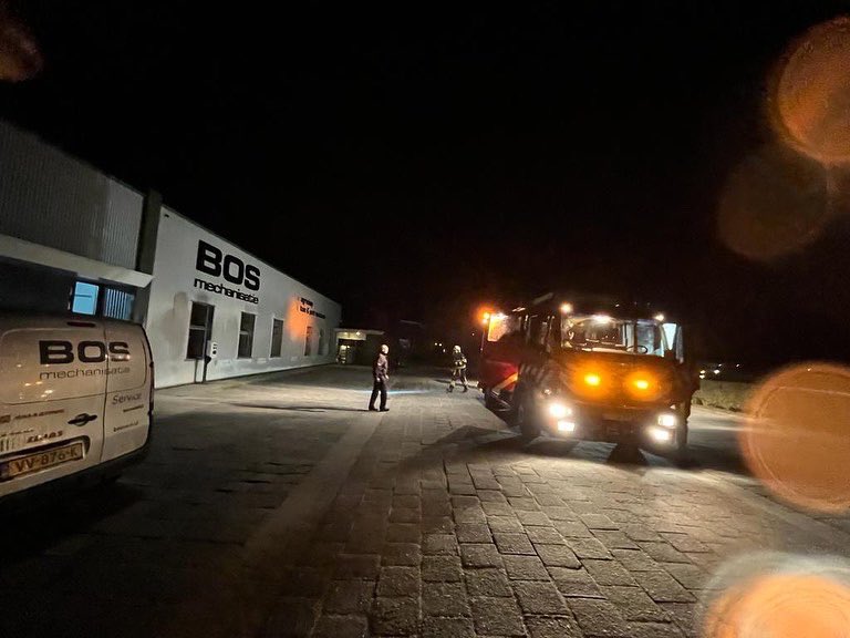 Begjin fanne wike ha we tegeare mei brandweer Bolsward de ambulânse holpen mei in pasjint fan boppen te heljen. 
Justerjun ha we in moaie bran oefening han by bosmech, bedankt hjir foar!